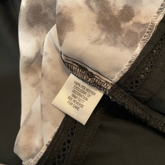 Simply Vera Wang Size L Black Gray Lightweight Watercolor Drop-Tail Hem Tank Top - Picture 9 of 11